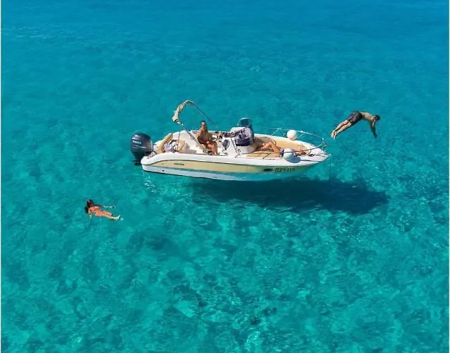 La Perla 1 Bed & Breakfast 4*