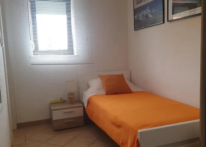 La Perla 1 Bed & Breakfast