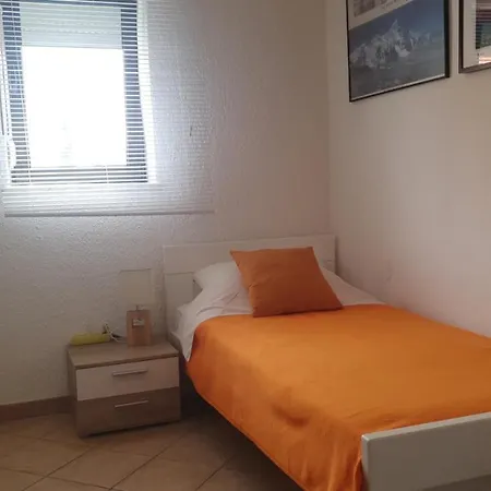 La Perla 1 Bed & Breakfast